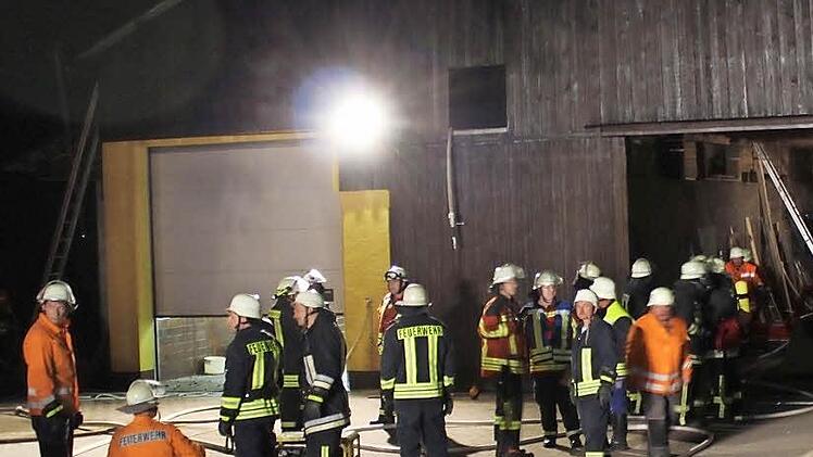 Die Feuerwehrleute haben am späten Mittwoch in Albertshof richtig und schnell gehandelt.  Foto: fra.press