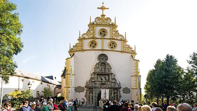Die Wallfahrer vor der Kirche Maria im Sand in Dettelbach  Foto: privat