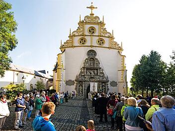 Die Wallfahrer vor der Kirche Maria im Sand in Dettelbach  Foto: privat