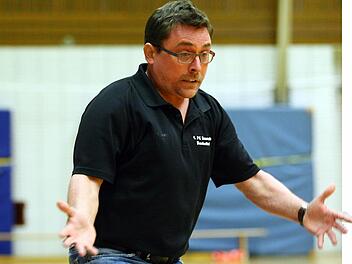 Auf eigenen Wunsch vom Meistertrainer zum Assistenten: Timo Fuchs (unser Bild). Zusammen mit Jörg Mausolf wird er in der Baunacher Premierensaison in der Pro B Ulf Schabacker zur Seite stehen. Foto: sportpress