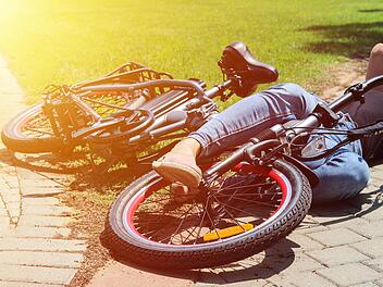 Trotz Unfallrisikos erfreuen sich Fahrr&auml;der mit Hilfsmotor gerade bei &auml;lteren Verkehrsteilnehmern zunehmender Beliebtheit. Foto: Thinkstock