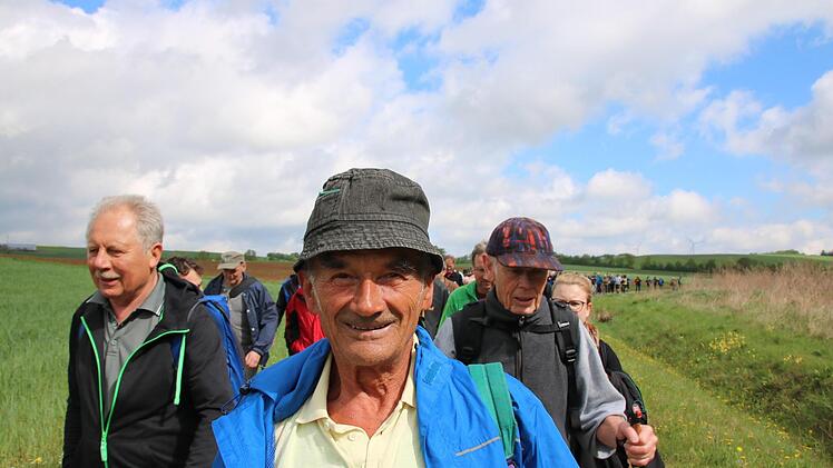 Als ältester Teilnehmer wanderte der 83-jährige Alfred Diez mit. Foto: Ralf Ruppert