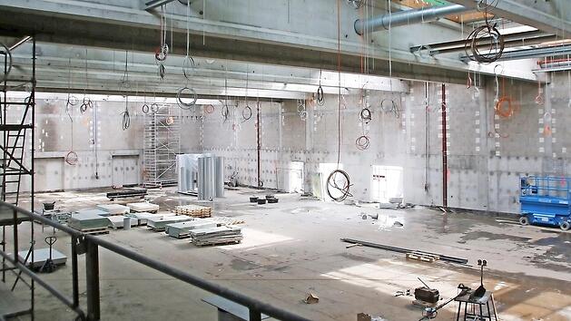 Die Generalsanierung der Mehrzweckhalle soll im nächsten Jahr abgeschlossen werden. Das Geld wird in den Haushalt eingestellt, der noch in diesem Jahr beschlossen werden soll.  Foto: Archiv/Thomas Malz