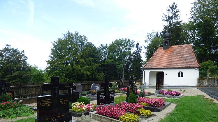 Für den Friedhof in Wichsenstein  werden die Gebühren deutlich  erhöht. Foto:  Thomas Weichert