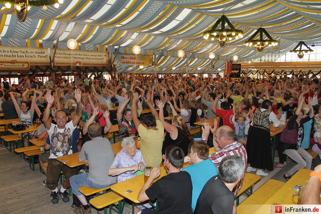 Nuernberger Herbstvolksfest feierlich eroeffnet