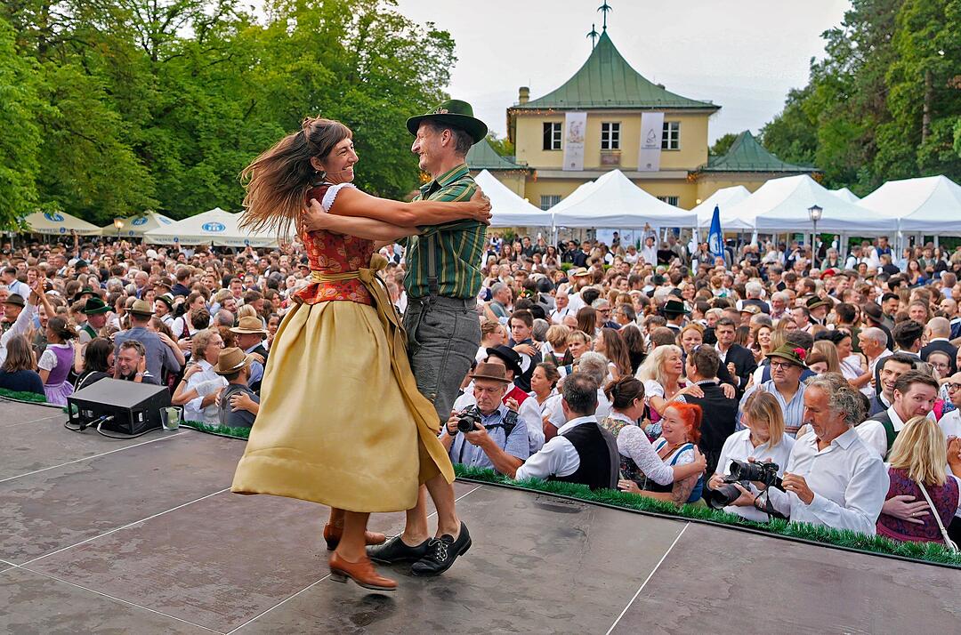 Kocherlball am Chinesischen Turm