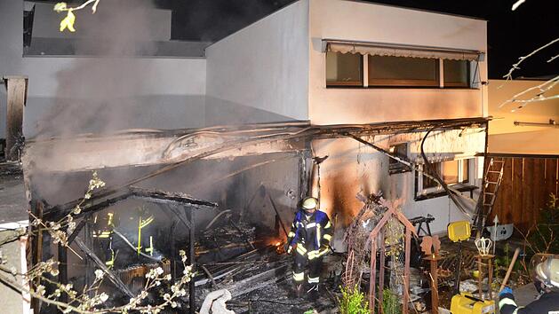 Am Karfreitagmorgen brannte es in einer Wohnung in der Johannes-Brahms-Stra&szlig;e in Bad Kissingen. Im Wohnzimmer wurde nach dem L&ouml;schen die Leiche eines Menschen gefunden. Foto: Peter Rauch