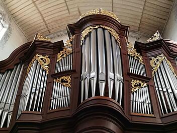 Das Orgelgehäuse in der Münnerstädter Stadtpfarrkirche ist historisch und denkmalgeschützt. Die Orgel selbst ist modern und stammt aus dem Jahr 1985.Foto: Heike Beudert