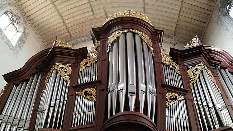 Das Orgelgehäuse in der Münnerstädter Stadtpfarrkirche ist historisch und denkmalgeschützt. Die Orgel selbst ist modern und stammt aus dem Jahr 1985.Foto: Heike Beudert