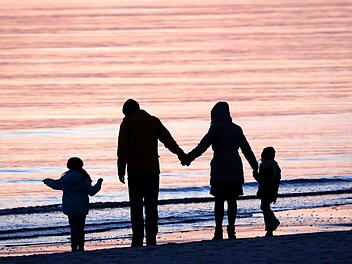 Gesetzliche Familienversicherung ab 2028: Mehr Beitr&auml;ge f&uuml;r Ehepartner