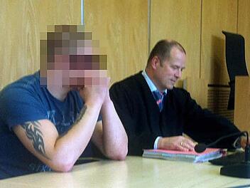 Fürs Gericht ist der 24-jährige Messerstecher voll schuldfähig. Noch ist nicht klar, ob der Verteidiger die Revision beantragt.  Foto: Christiane Lehmann