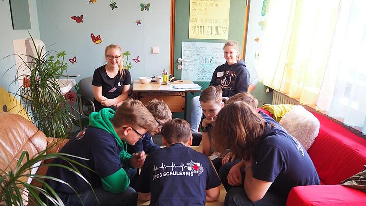 Ein Team an einer  TheoriestationFoto: Bianca Key