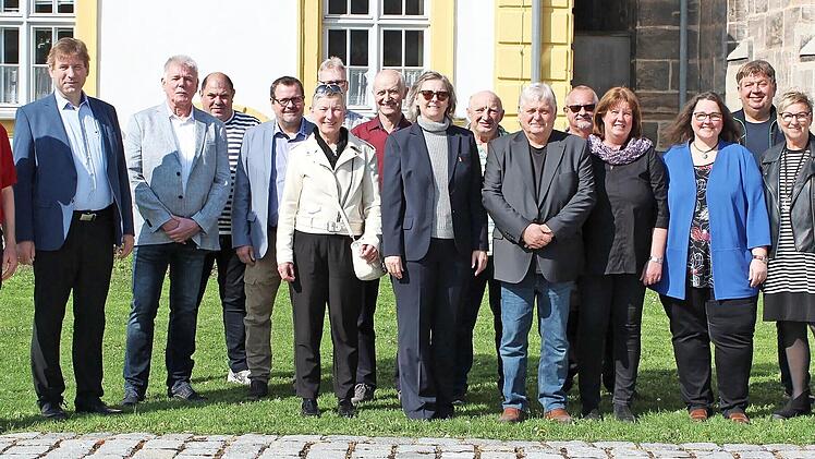 Verabschiedungen und Dienstjubil&auml;en standen am Landratsamt Forchheim an (v.&nbsp;l.): Karl Heinz Biendarra, der vormalige Landrat Hermann Ulm, Alfred Bystry, Markus Freund, Christoph St&ouml;hr, Marion Rossa Schuster, Erwin Harrer, Herbert Meier, Annette Di...