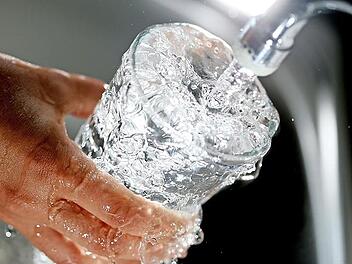 Das Trinkwasser in Untersteinach und Gumpersdorf wird ab dem 1. Oktober spürbar teurer.