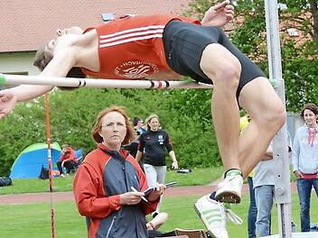 Bastian Dittrich holte in der U20 Platz 2 im Hochsprung, konnte im Sprint den verletzten Marc Hoseus aber trotz einer sehr guten Leistung nicht vollwertig ersetzen. Fotos: herzopress