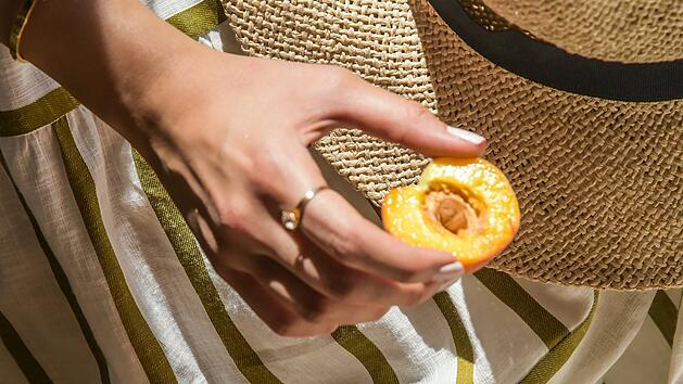 Pfirsiche mit gespaltenem Kern essen - ist das gef&auml;hrlich?