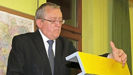 Bezirksheimatpfleger Günter Dippold hatte Spannendes und Unterhaltsames zur Staffelsteiner Kirchengeschichte zu berichten. Foto: Gerda Völk