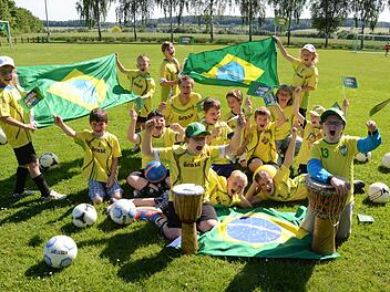 Bereit für die Mini-WM in Bad Brückenau: die "Brasilianer" von der SG Aura/Wittershausen. Foto: Jürgen Schmitt