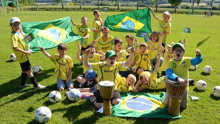 Bereit für die Mini-WM in Bad Brückenau: die "Brasilianer" von der SG Aura/Wittershausen. Foto: Jürgen Schmitt