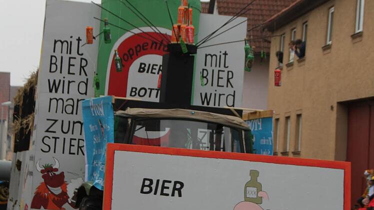 Faschingsumzug in Poppenlauer  Foto: Thomas Malz