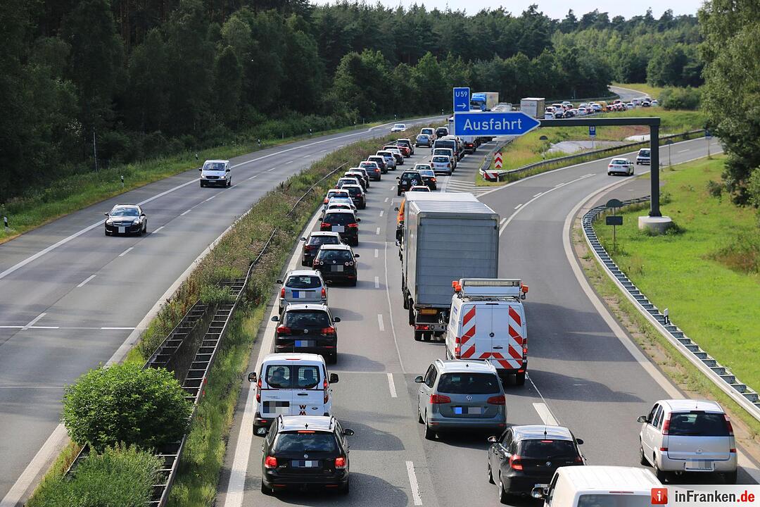 Brennendes Auto auf der A73 bei Bamberg