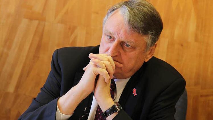 Landrat Herbert Irlinger ist von dem Fall ganz schön mitgenommen.