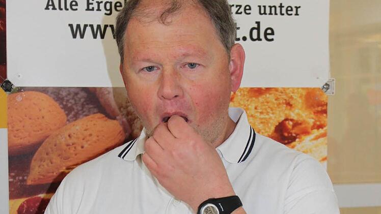 Klaus Kemmer: Bäckerei Kemmer: "Ich habe diesmal sechs Stollen mitgebracht. Den Rumtopfstollen habe ich dieses Jahr zum ersten Mal gemacht. Mir geht es vor allem um einen fachlichen Rat, wie man ihn verbessern kann. Denn Herr Stiefel hat einen großen Erfahrungsschatz."