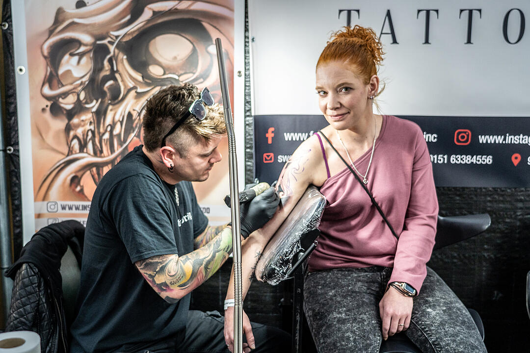 Mit vielen Top Tattookünstlern und Händlern.