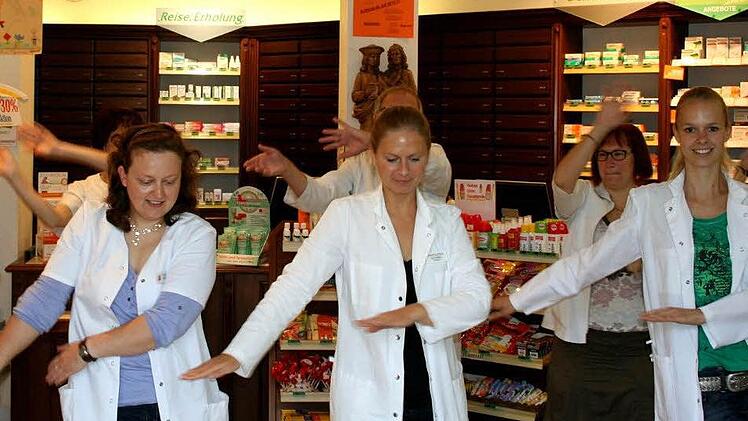 Viel Spaß hat das Team der Apotheke. Foto: Johanna Blum