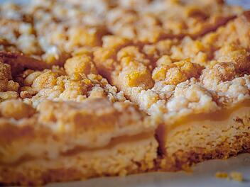 Saftiger Streuselkuchen nach Omas Rezept: So gelingt er auf dem Blech