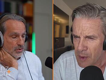 Richard David Precht (links) &auml;u&szlig;ert im Podcast "Lanz + Precht" eine schlimme Bef&uuml;rchtung bez&uuml;glich des Ukraine-Krieges - sehr zum Entsetzen von Markus Lanz.