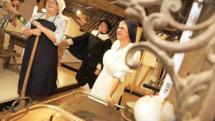 "Hammelburger Originale" bevölkern die Herrenmühle Fotos:Arkadius Guzy