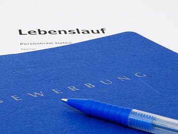 Als er sich &uuml;ber eine Anstellung bei der Polizei erkundigen wollte, wurde ein junger Mann in Schwabach verhaftet. Gegen ihn lag ein Haftbefehl vor. Foto:&nbsp;Sophie Mono