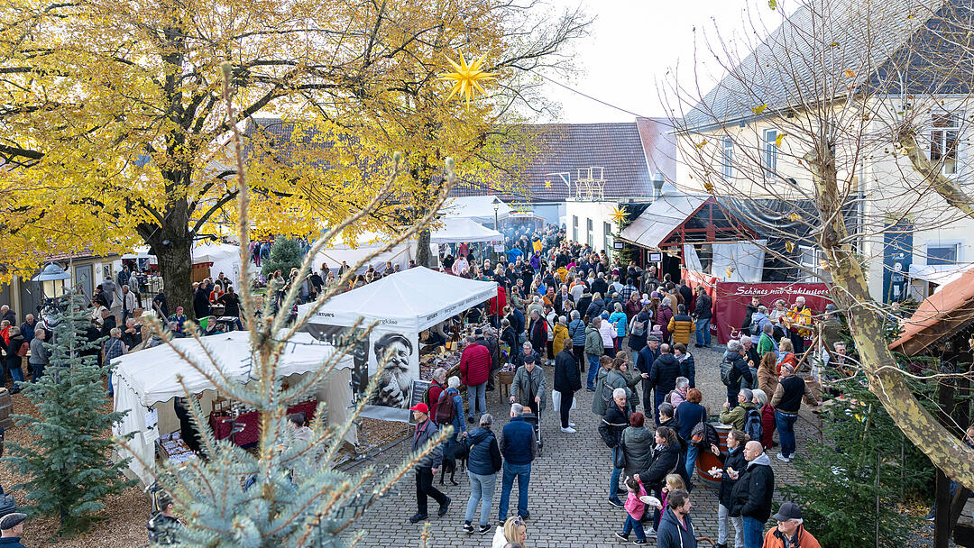R&ouml;delsee, Traditioneller Weihnachtsmarkt rund um das Schloss