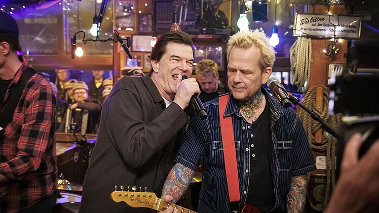 Campino lie&szlig; es nicht nicht nehmen, mit den Toten Hosen bei "Inas Nacht" einen neune Song zu spielen.