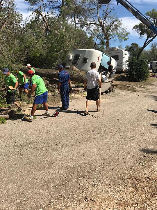Unwetter über Italien - Verwüstungen auf Campingplatz