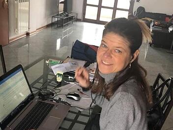 Viviana Anselmi arbeitet nun von daheim aus.   Selfie Viviana Anselmi