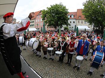 Das gemeinsame Konzert der Kapellen aus dem Stadtgebiet nach dem Sternmarsch gehört zu den Höhepunkten bei den Stadtfesten. Ob im Jubiläumsjahr gefeiert werden kann, ist noch unklar. Abgesagt wird es jedenfalls jetzt nicht.  Thomas Malz