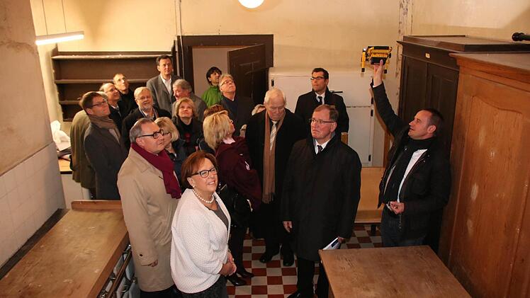 Eindrücke von der Sondersitzung des Bezirkstages in Aschach mit Besichtigung des Schlosses. Foto: Ralf Ruppert