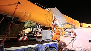 Zwei tödliche Unfälle auf der A3 in kurzer Zeit: Zwei Lkw rasen jeweils in Stauende