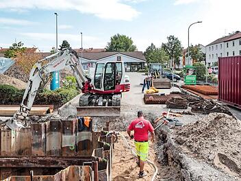 Ab November soll es Benzin bei Aldi am Münchner Ring geben.  Fotos: Matthias Hoch