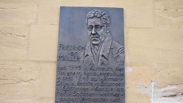 Gedenktafel für Friedrich von Müller, Staatskanzler und enger Freund Goethes Foto: Petra Malbrich