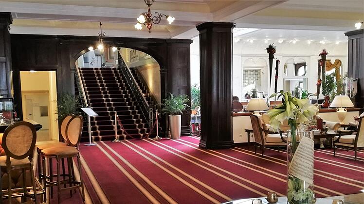 Blick in die Lobby mit Aufgang zum Kaisersaal Sigismund von Dobschütz