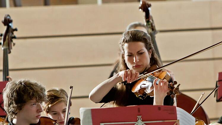 Unter der Leitung von Till Fabian Weser gastierte das Jugendsymphonieorchester Oberfranken erstmals in Bad Rodach.Foto: Jochen Berger