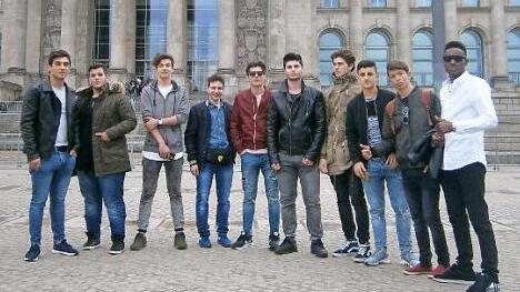 Zehn von der Jugendhilfeeinrichtung "ForJu GmbH" betreute unbegleitete Minderj&auml;hrige unternahmen eine Bildungsfahrt nach Berlin.  Foto: privat