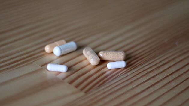 Magnesium unterstützt den Stoffwechsel und die Muskelregeneration und ist daher ein hilfreicher Bestandteil beim Abnehmen.