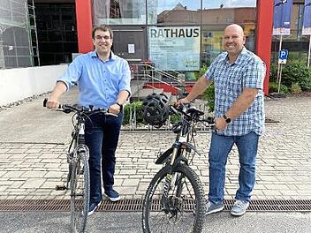 Konrad Körner (l.) und Walter Drebinger wollen die städtischen Angestellten beim Umstieg aufs Rad unterstützen. Foto: privat