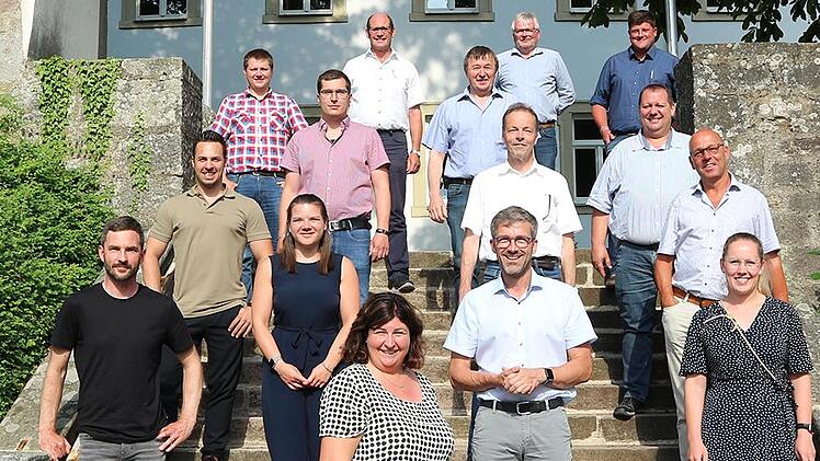 B&uuml;rgermeister aller Mitgliedskommunen der Br&uuml;ckenauer Rh&ouml;nallianzsowie der ILE-Manager und Vertreter der Kommunalverwaltungen nahmen am zweit&auml;gigen Evaluierungsseminar auf dem Volkersberg teil. Foto: Emma Ferkinghoff