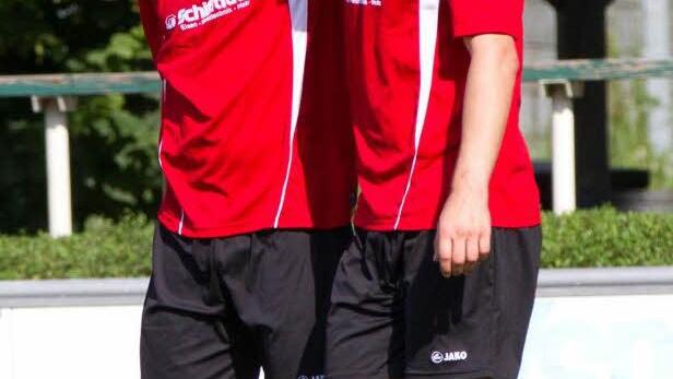 René Schubart (links) und Frank Fugmann trafen beim 4:1-Sieg des SV Friesen gegen Dergahspor Nürnberg je zweimal und erhöhten ihr Torkonto auf jeweils sechs  Treffer. Foto:  Heinrich Weiß