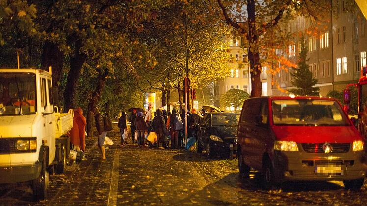 In Nürnberg mussten Asylbewerber Zelte verlassen, weil der Sturm sie unbewohnbar machten. Foto: News5/Grundmann